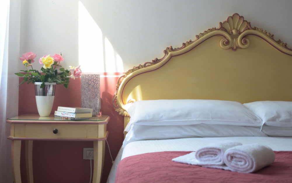 Ca' San Trovaso - 6 Rooms Venice Luaran gambar
