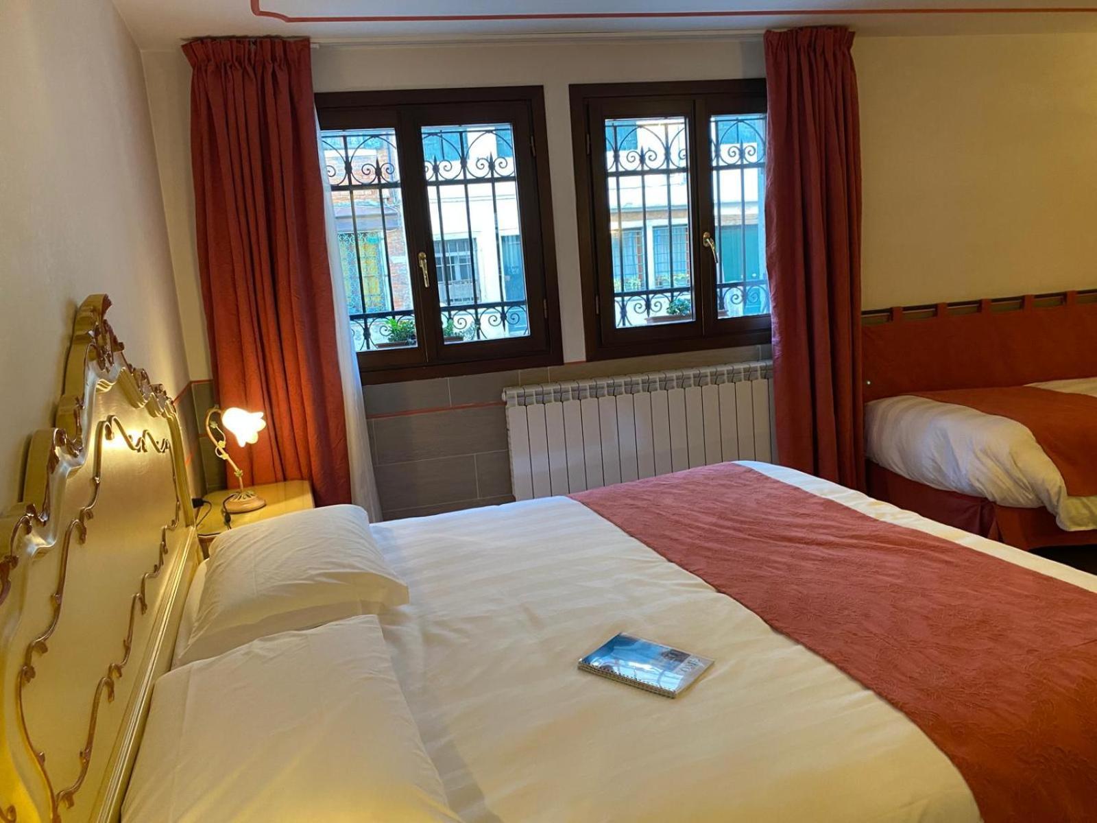 Ca' San Trovaso - 6 Rooms Venice Luaran gambar