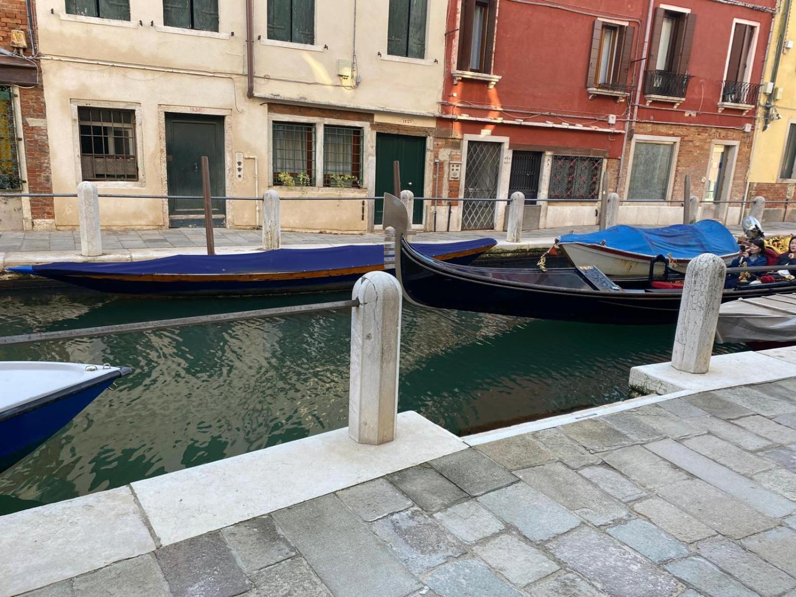 Ca' San Trovaso - 6 Rooms Venice Luaran gambar