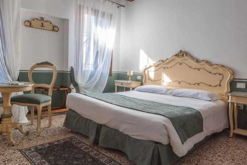 Ca' San Trovaso - 6 Rooms Venice Luaran gambar